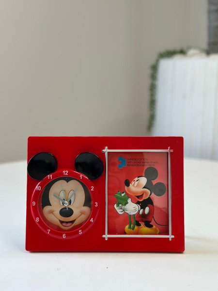 برواز صور مع ساعة ميني ماووس